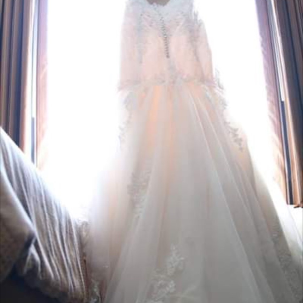 Wedding Dress!!! - Picture 2 of 8
